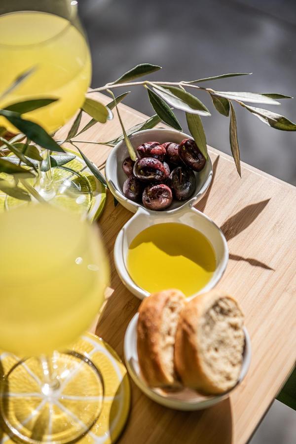 Olive Lemon Biophilic House & Lush Forest Garden فاموس المظهر الخارجي الصورة