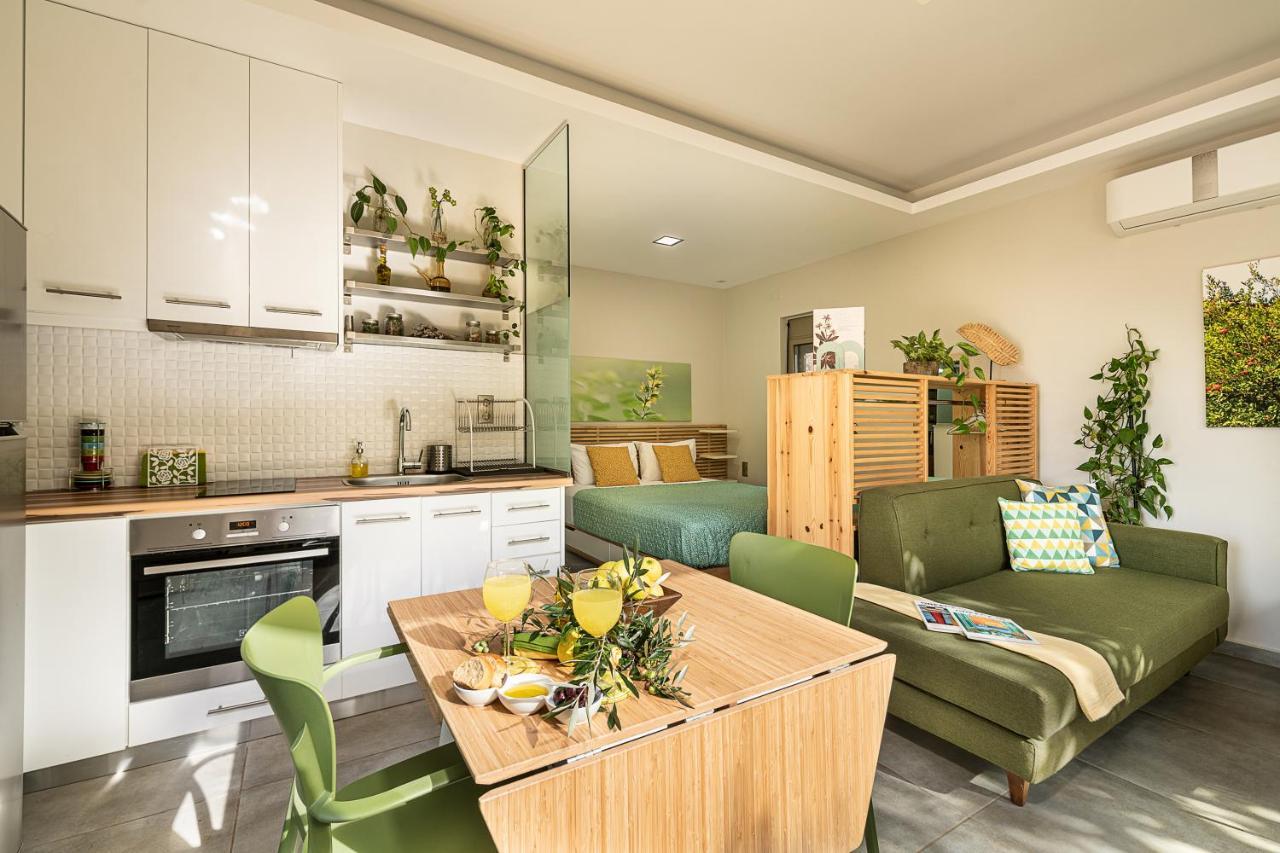 Olive Lemon Biophilic House & Lush Forest Garden فاموس المظهر الخارجي الصورة