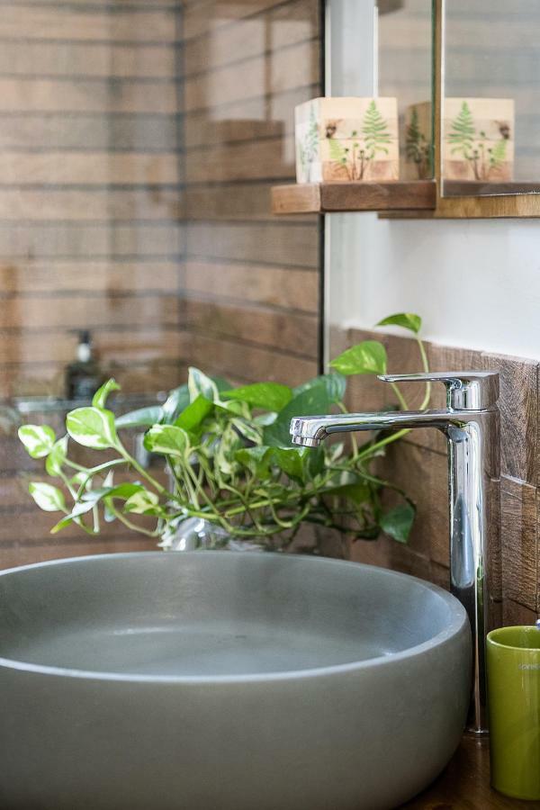 Olive Lemon Biophilic House & Lush Forest Garden فاموس المظهر الخارجي الصورة